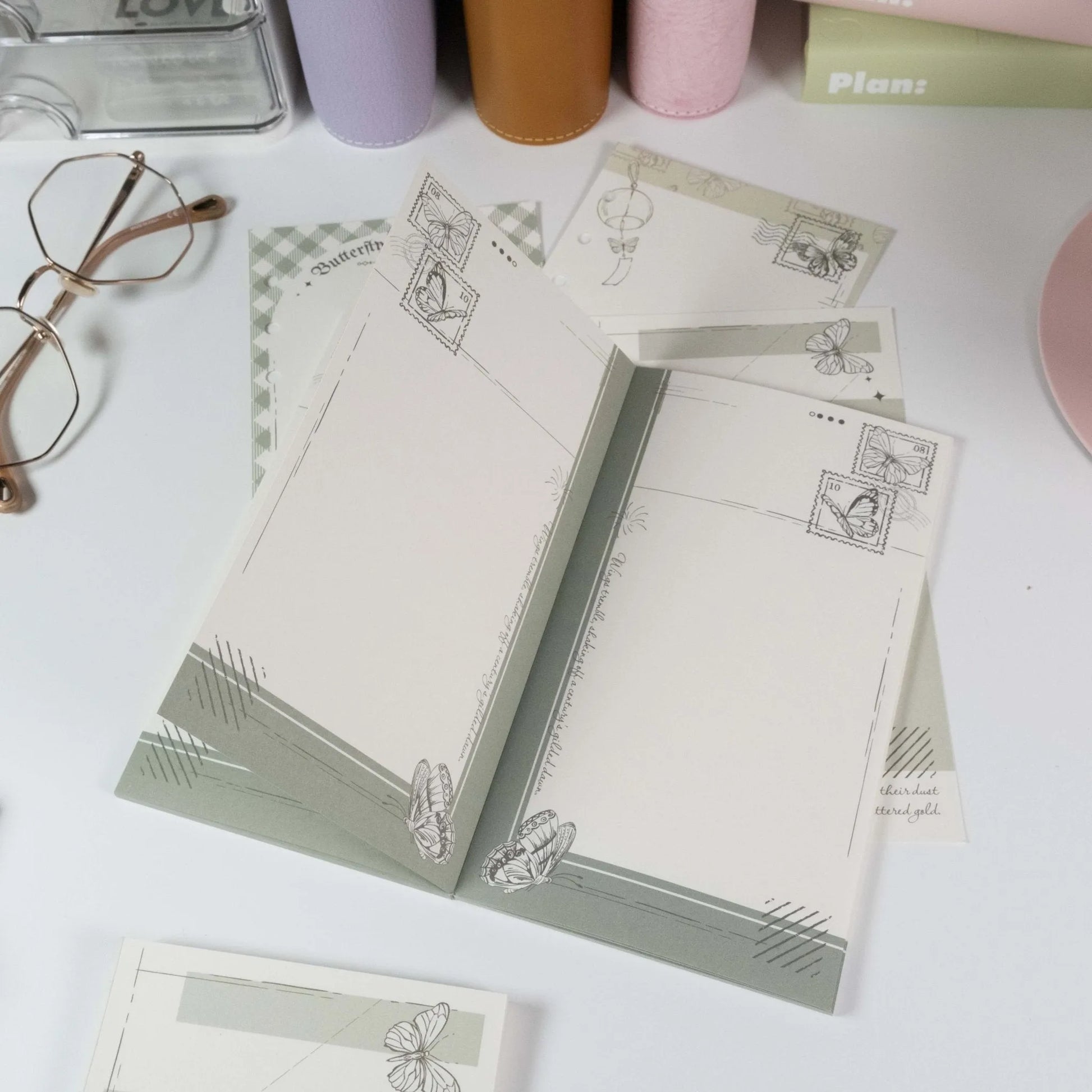 Open Butterfly Dreams planner refills with matching butterfly illustrations - Miouva